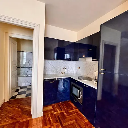 Waters Edge Apartment *