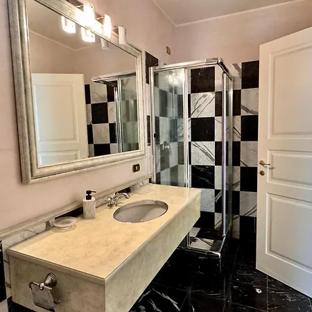 Waters Edge Apartment